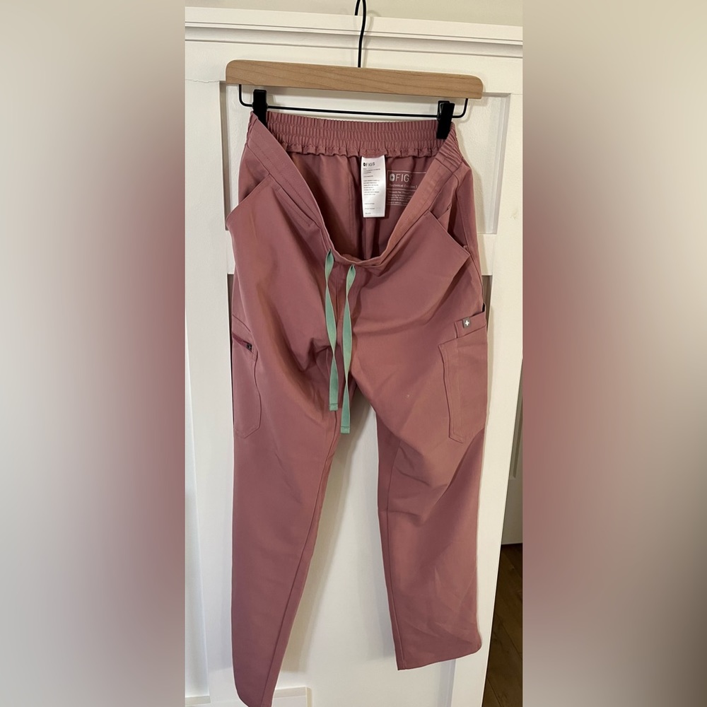 Figs Mauve petite small yola pants